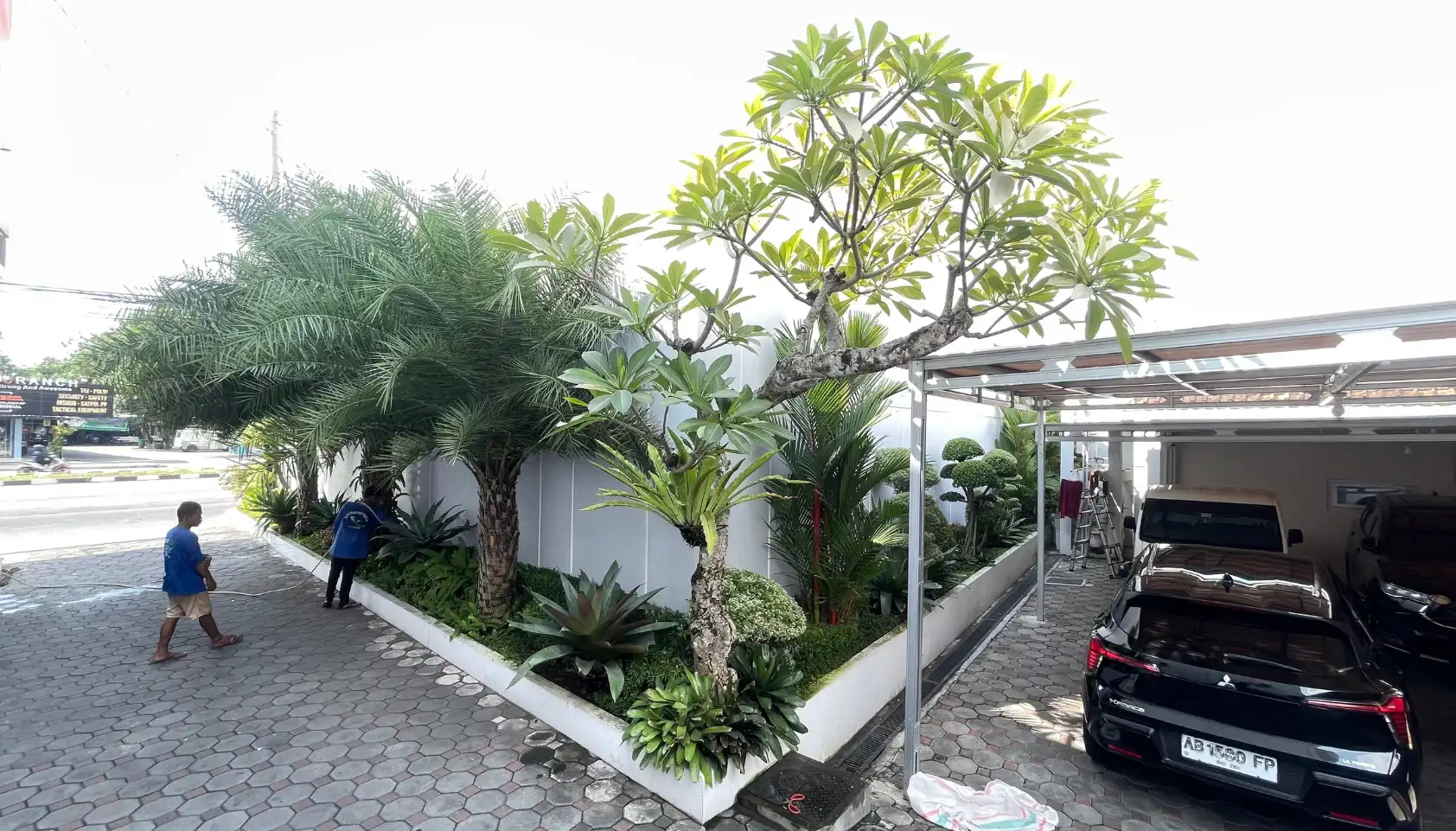 Perawatan Taman Perawatan Taman (1)