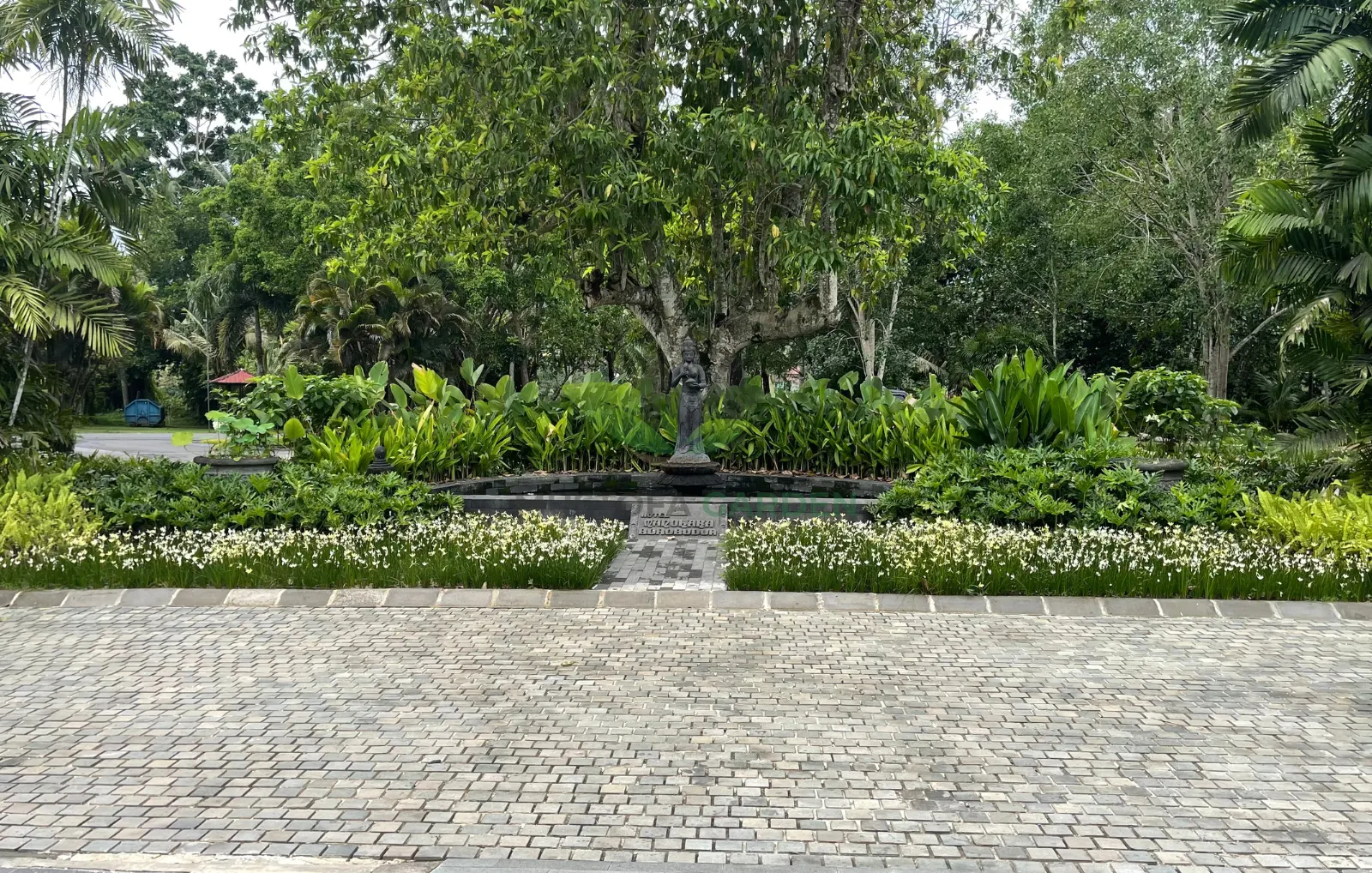 Taman Hotel Manohara Borobudur Taman Hotel Manohara Borobudur - Mustofa Garden (5)